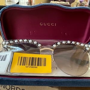 Gucci Sunglasses w/ faux Pearl Cat Eye. Brown Gradient lens. AUTHENTIC, NEW.